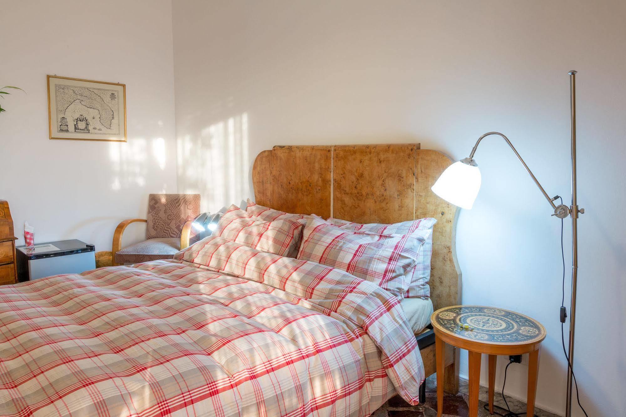 Larala' Bed and Breakfast Λέτσε Εξωτερικό φωτογραφία