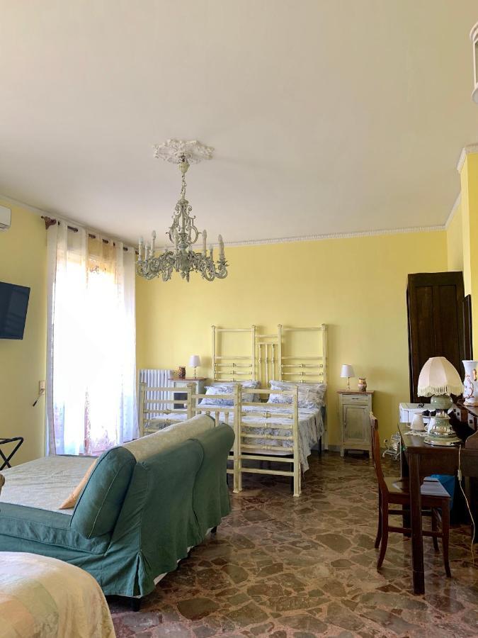 Larala' Bed and Breakfast Λέτσε Εξωτερικό φωτογραφία